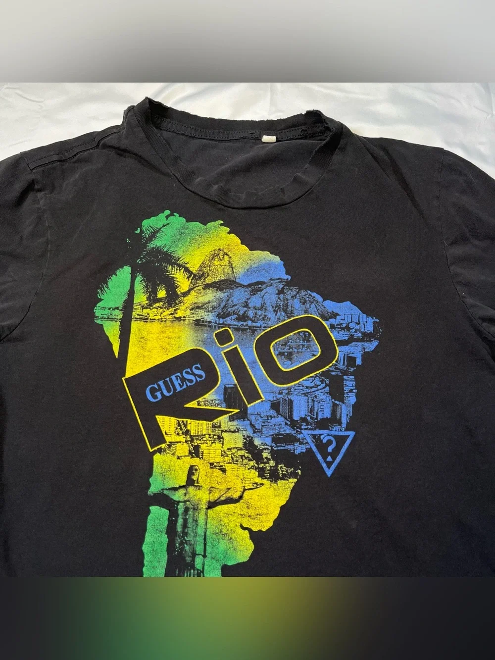 Rare GUESS '93 Vintage Rio De Jainero Men’s T-Shirts Size S - Picture 2 of 8